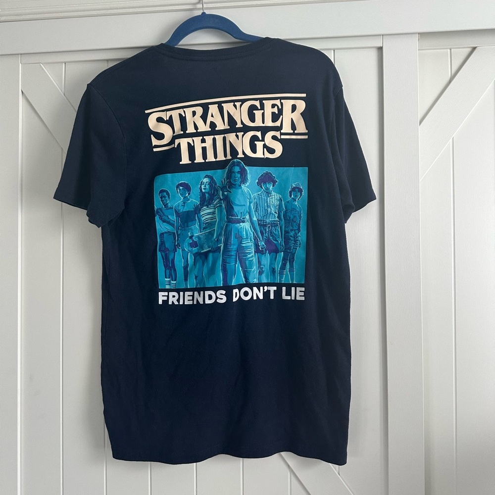 Old Navy Stranger Things Graphic Tee Men’s Medium Navy Blue T-Shirt - Picture 2 of 3